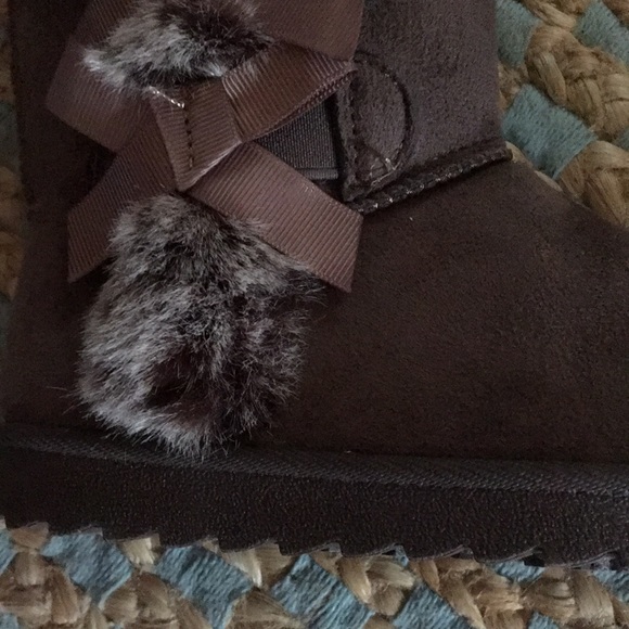 Toddler Dusty colored fur-lined boots with bows - Picture 2 of 8